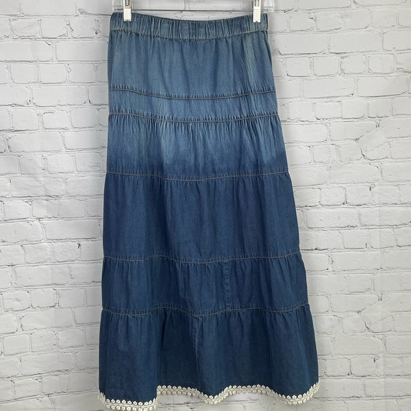 Studio Wear Apparel Tiered Ombré Long Denim Skirt w/Lace Hem Size Small Pull On - Picture 2 of 9